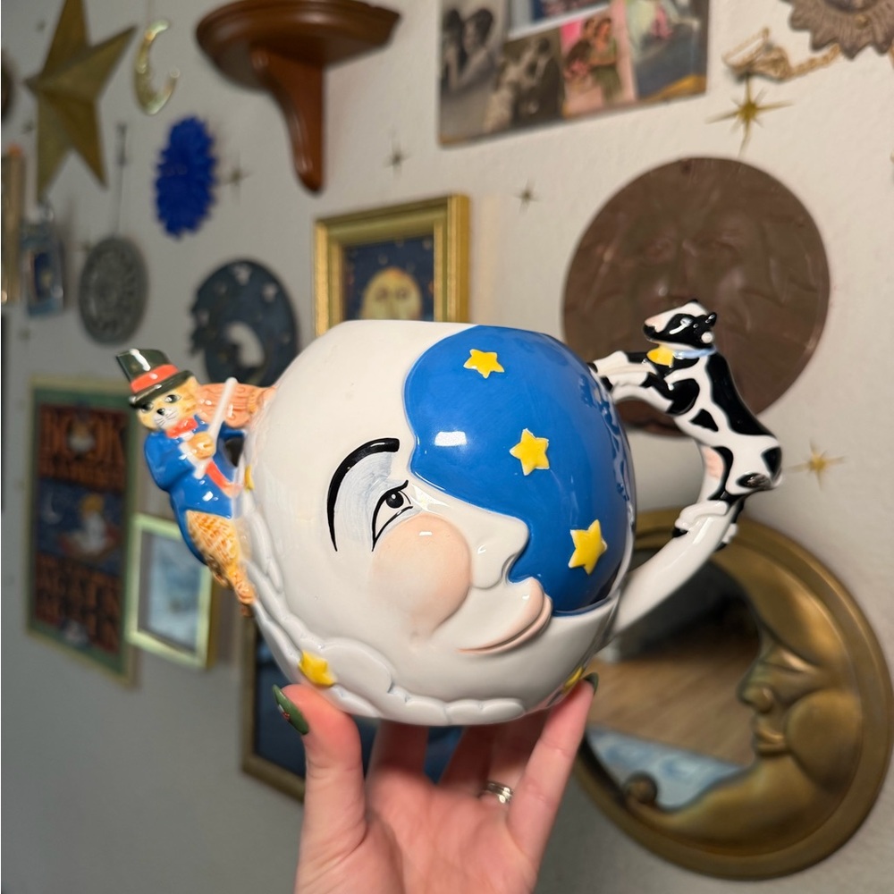 Department 56 "Hey Diddle Diddle" Whimsical Nursery Rhyme Ceramic Teapot